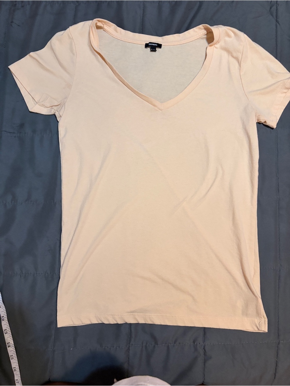 EXPRESS peach cotton V - Neck - size Small